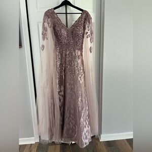 Elegant Lace Evening Gown